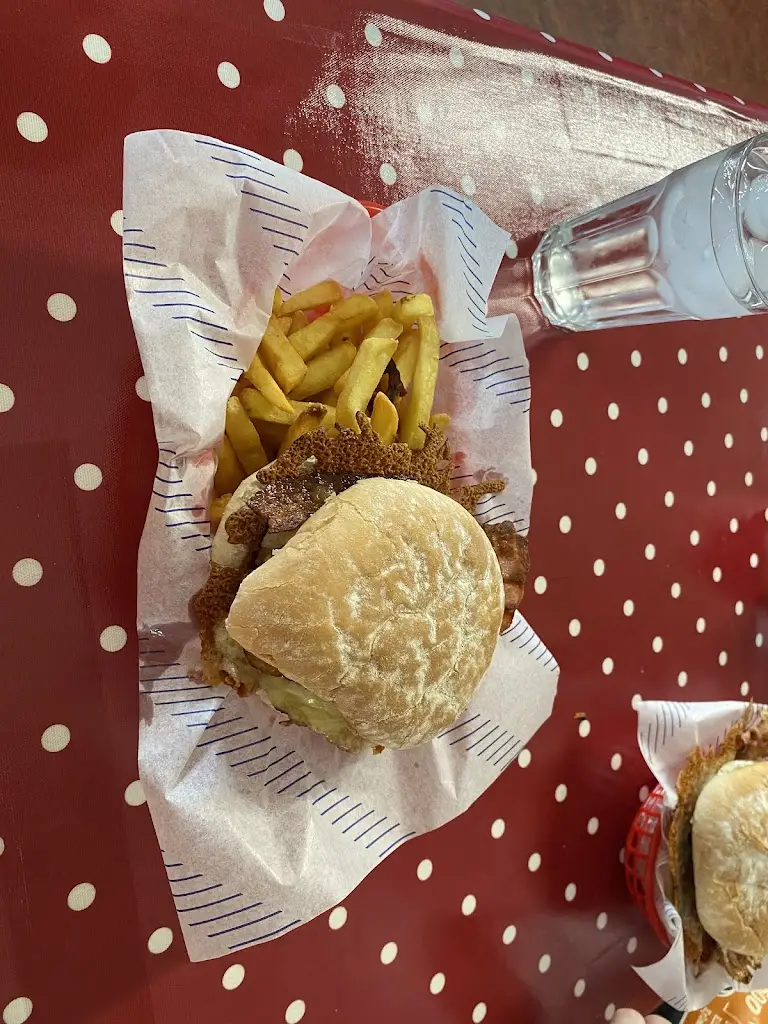 Courtney_The Blue Door Coffee Shop & Diner_Thurso_review