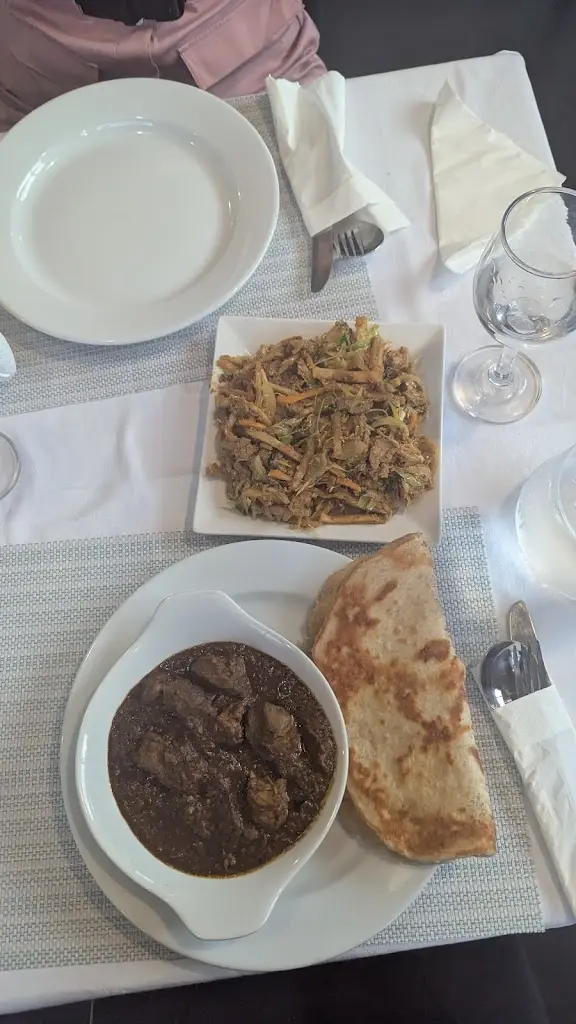 Pyae Yadanar Win_T's Café Restaurant_Thurso_review