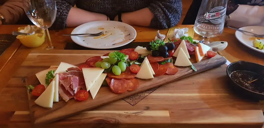 Capilla Tapas Restaurant_Thurso_slider_image_3