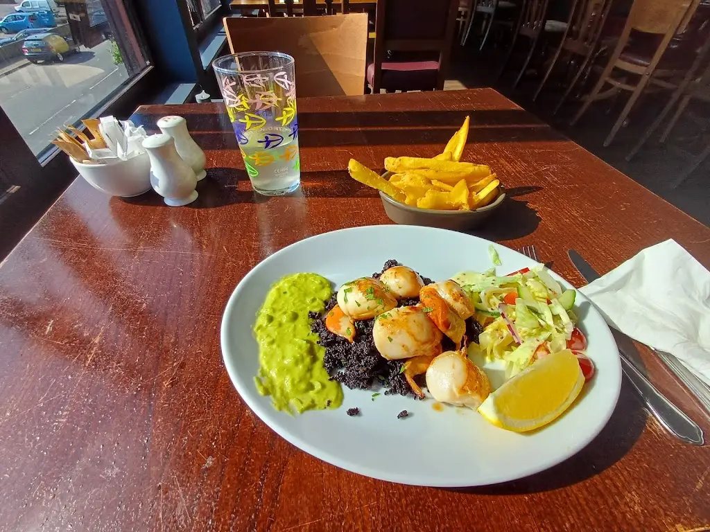 Jamie Curtis_'The Upper Deck' restaurant_Thurso_review