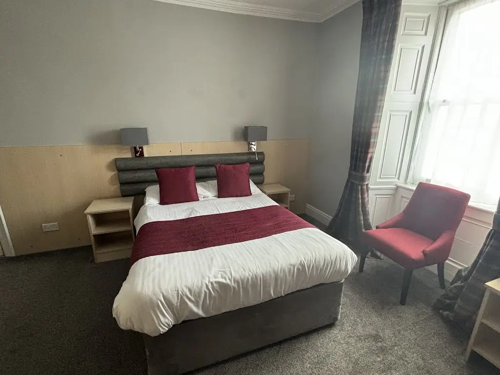 Sarolta Pudney_Holborn Hotel_Thurso_review