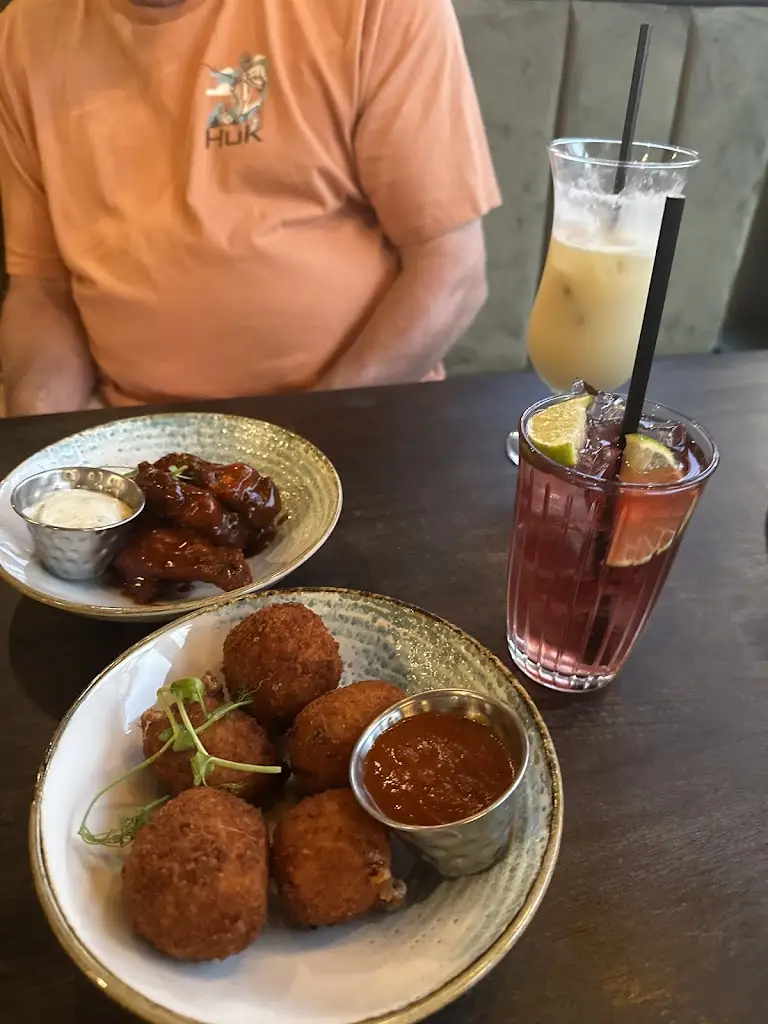 Kerry Atchison_Raffles Balloch_Vale of Leven_review