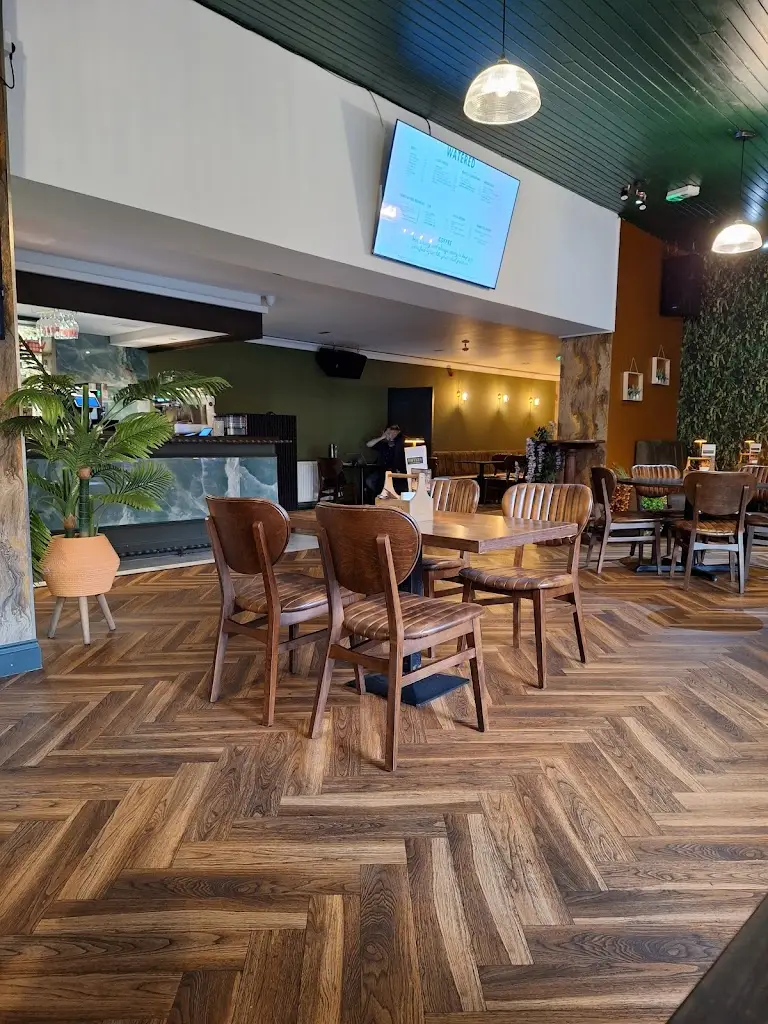 Raffles Balloch_Vale of Leven_slider_image_3