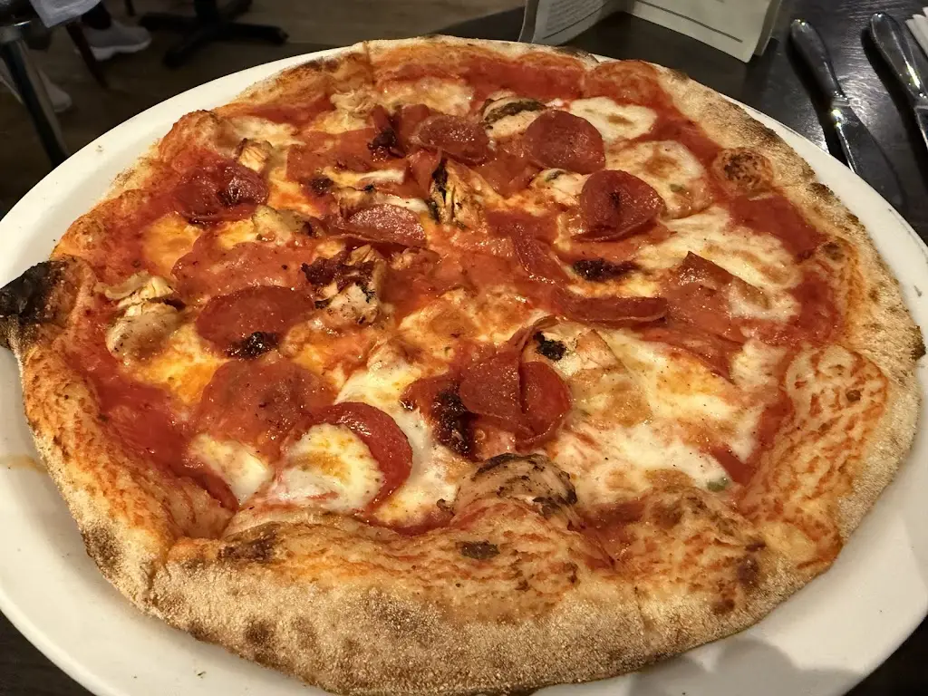 M Chow_La Vista_Vale of Leven_review