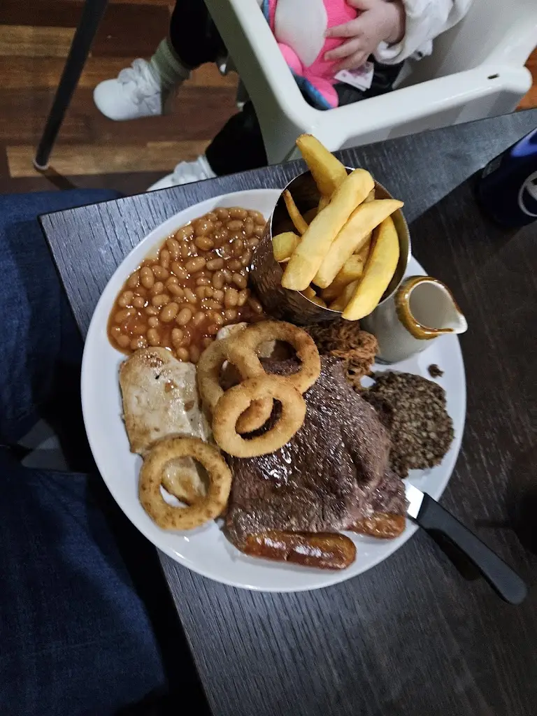 Alfie Mccann_Jurassic Grill Loch Lomond_Vale of Leven_recensione