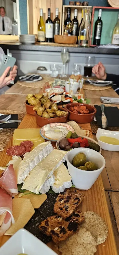 Andrew M_Tibbie's_Selkirk_review