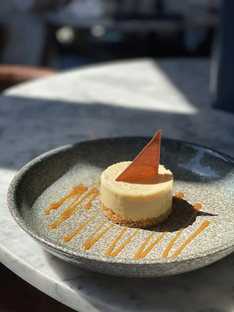 Katie McCrone_Cadiz_Winchburgh_review