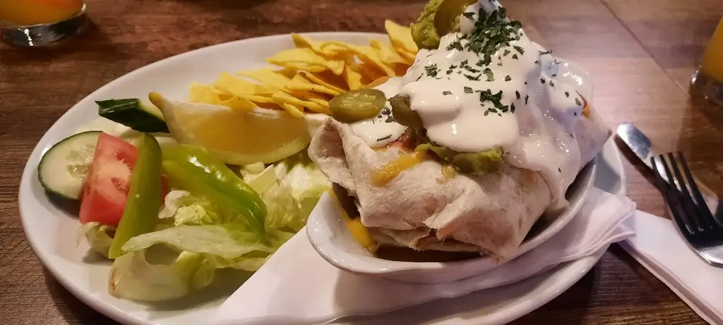 Louise Middleton_Volunteer Arms Lounge Bistro_Winchburgh_review