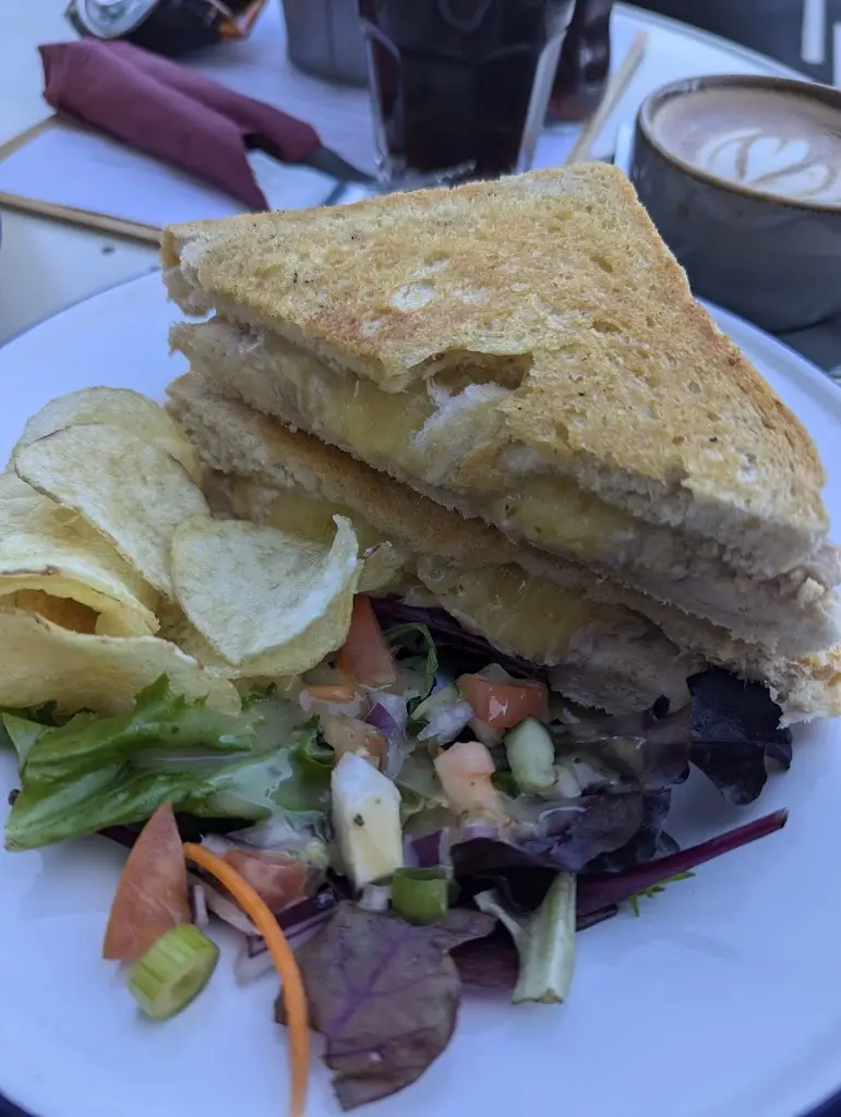 Gina Soden_McCowans_Aberaeron_recensione