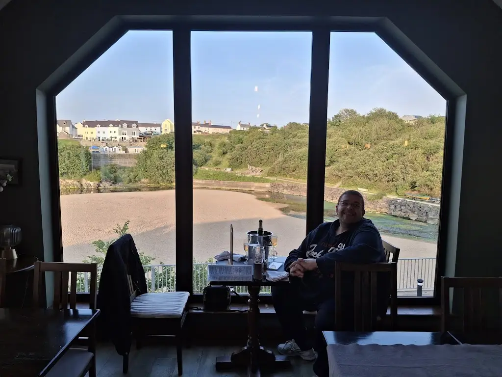 Leanne McDonald_The Ship Bar & Grill_Aberporth_recensione