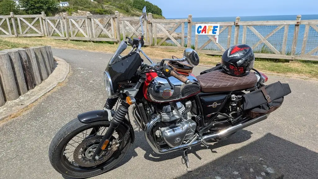 Stephen Wade_Waters edge Cafe_Aberporth_review