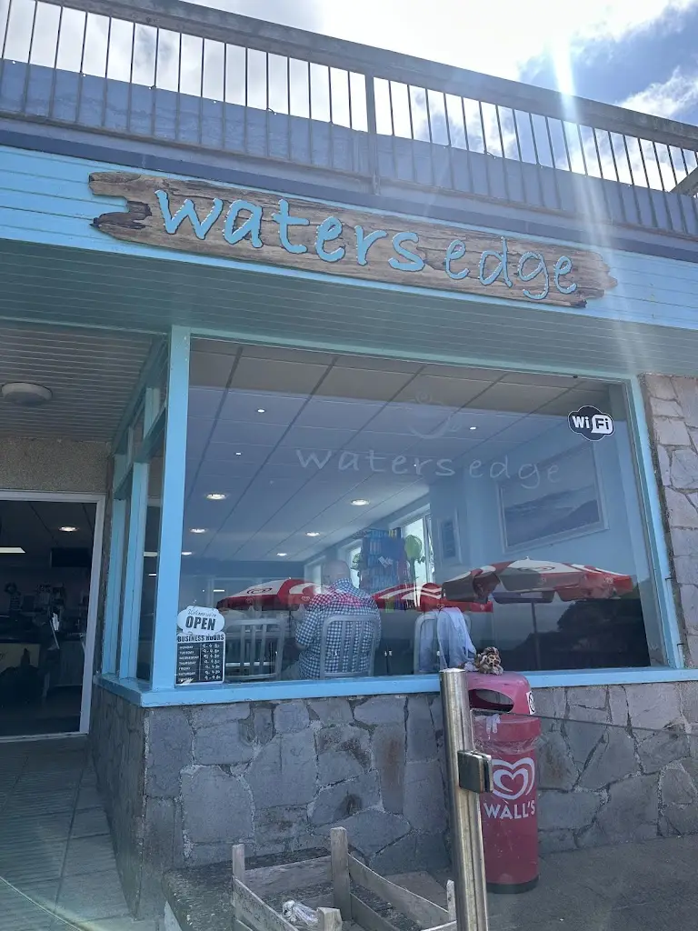 Oliver Andrews_Waters edge Cafe_Aberporth_review