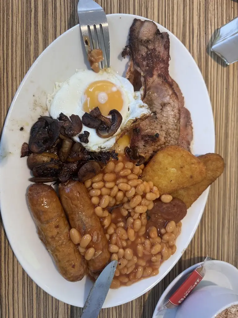 Waters edge Cafe_Aberporth_slider_image_2