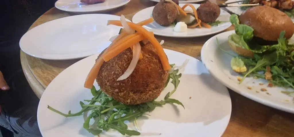 Alan Jones_Angel Bar & Grill_Abertridwr_review