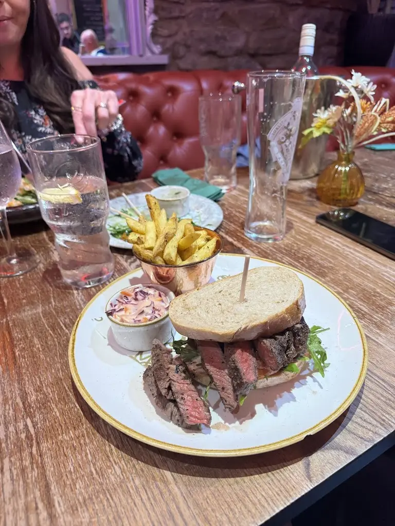 Paul Meek_Murray's_Bargoed_review