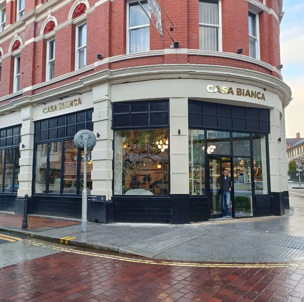 Casa Bianca_Abercanaid_slider_image_1