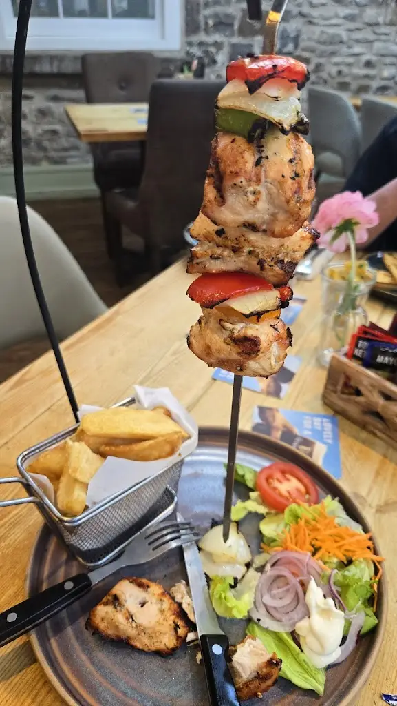 Campbell Family_The New Crown_Abercanaid_review