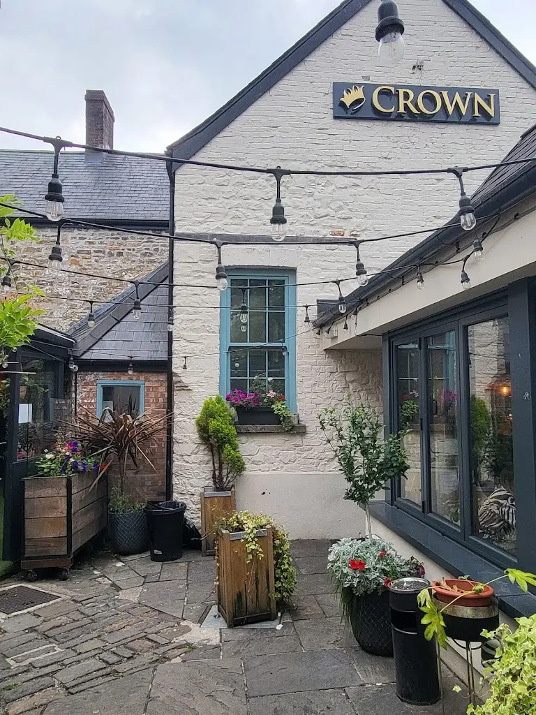 The New Crown ristorante a Abercanaid