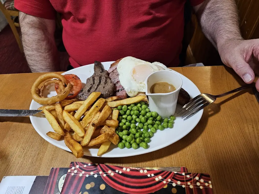 Menu_Pentrebach House Table Table_Abercanaid_imagen_7