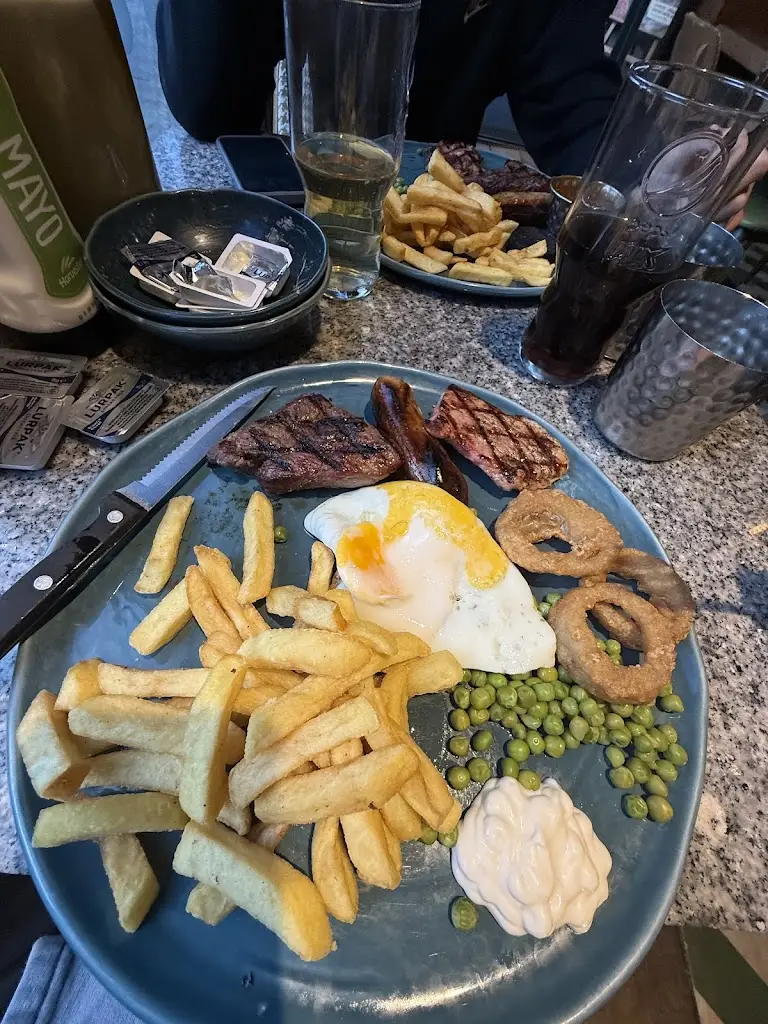 Tyler King_Rhydycar Harvester_Abercanaid_review