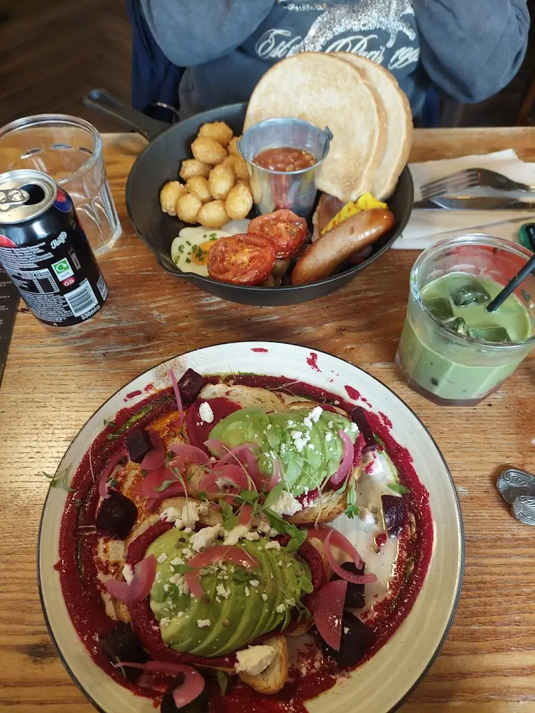 Isabelle Jones_Haystack Cafe_Abercanaid_recensione