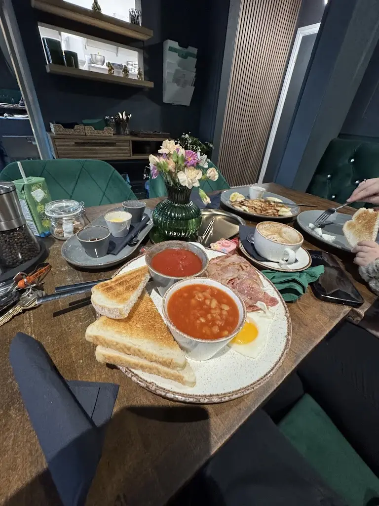 Marinos Deligiannis_Tabu wine and cocktail lounge_Bishops Cleeve_review