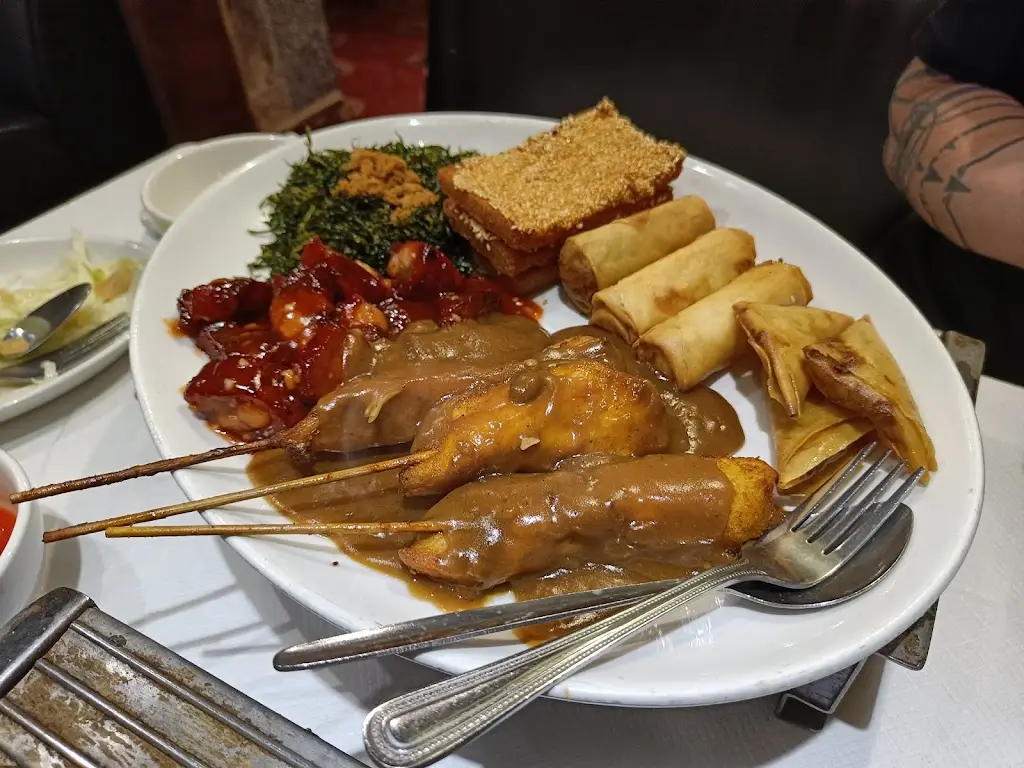 Connor Woodhams_New Garden_Aberkenfig_review