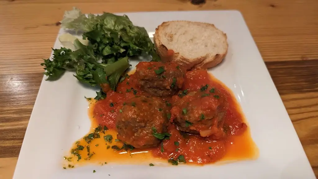 Ran Davies_Zia Nina_Aberkenfig_review