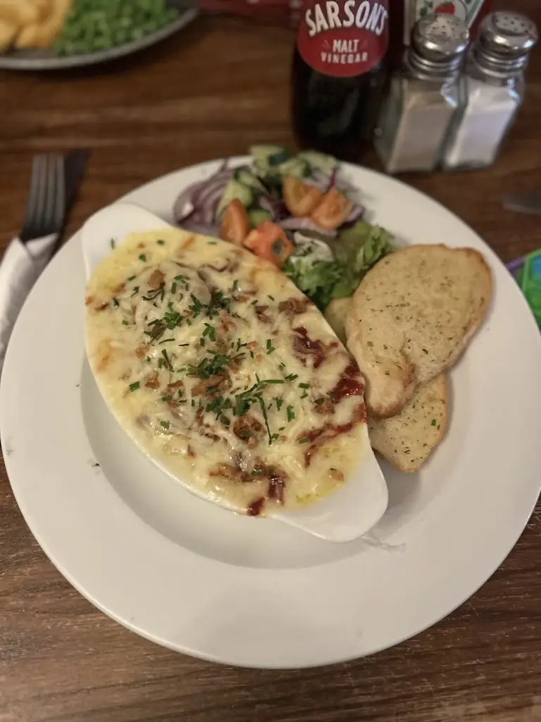 Cerys Gale_Ty-Risha Alehouse_Aberkenfig_review