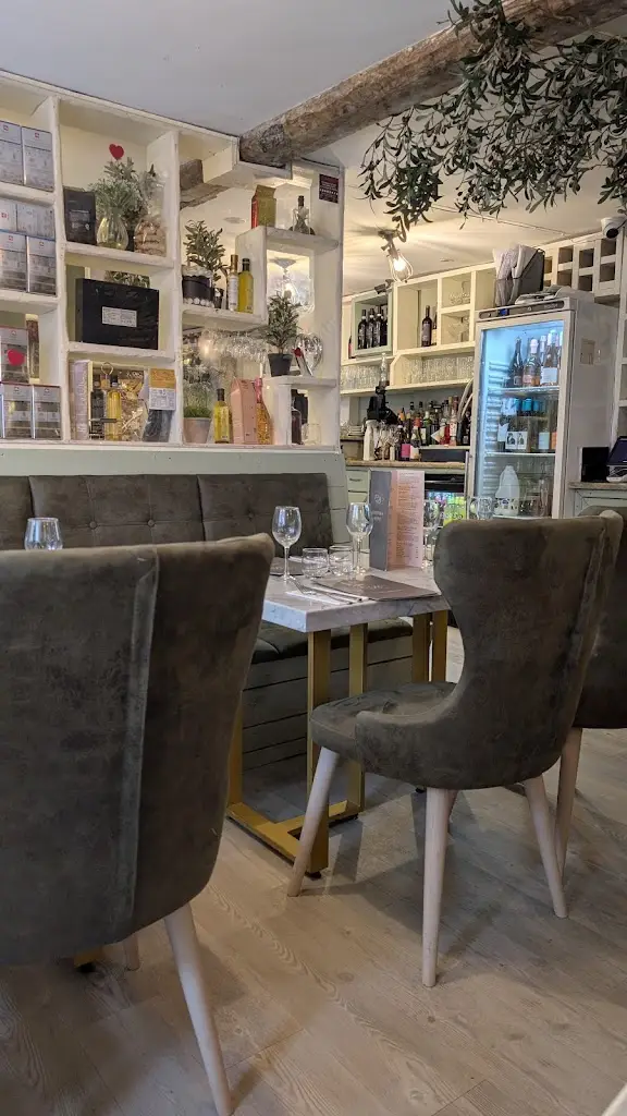 Casa Bianca_Abergavenny_slider_image_3