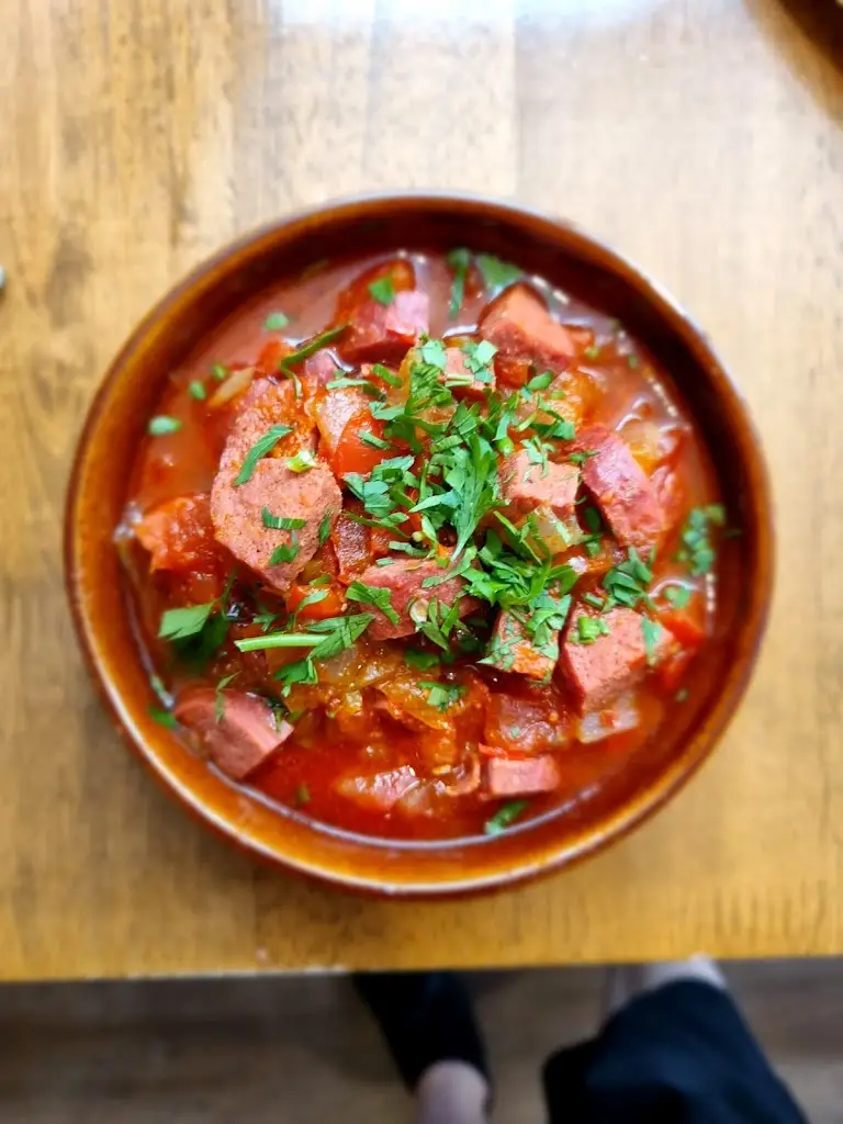 Laura Iwanski_Mezze Me_Abergavenny_review