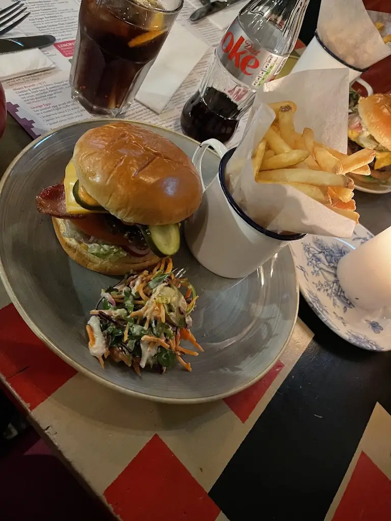 Vivi_Portico Lounge_Abergavenny_review