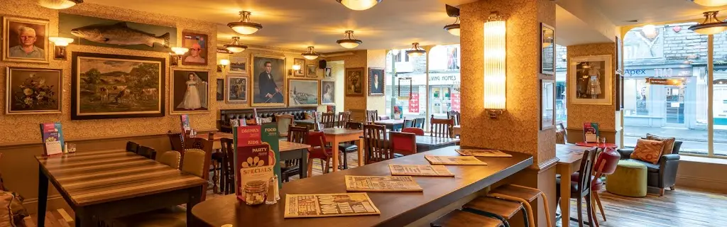 Portico Lounge restaurant in Abergavenny