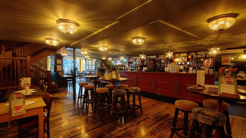 Portico Lounge_Abergavenny_slider_image_3