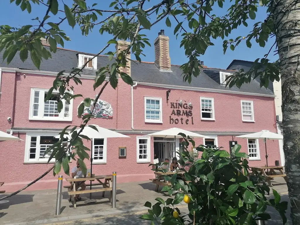 Kings Arms Hotel restaurant in Abergavenny