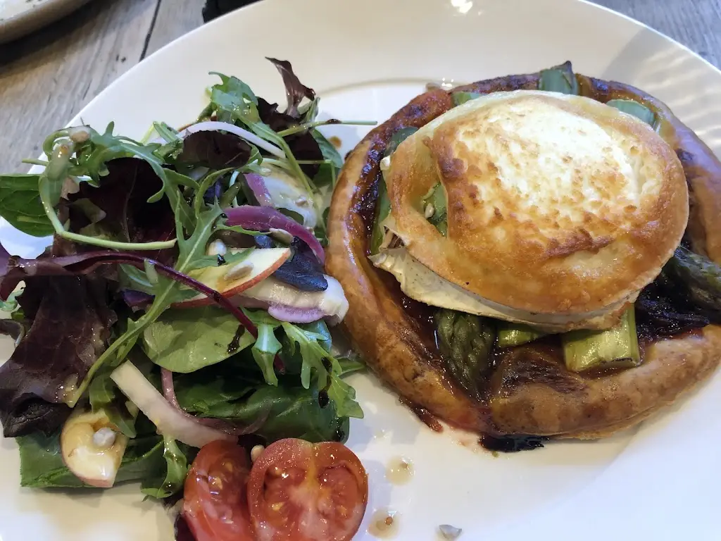 The Art Shop & Chapel_Abergavenny_slider_image_2