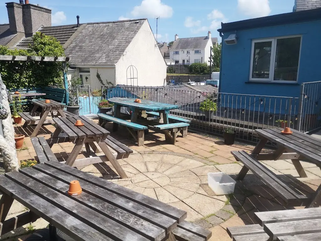 Duncan Young_Adelphi Vaults_Amlwch_review