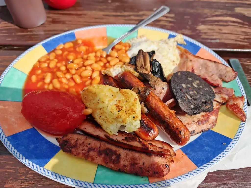 Kevin Barlow_Caban-y-Cei_Amlwch_review