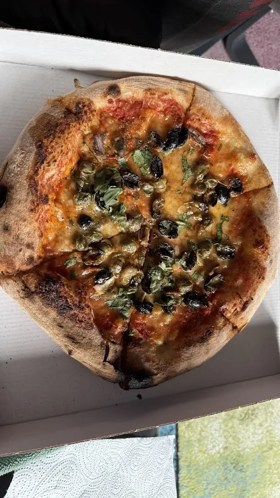 Cathy Perry_CasaGees Pizza Delivery_Bishops Cleeve_review