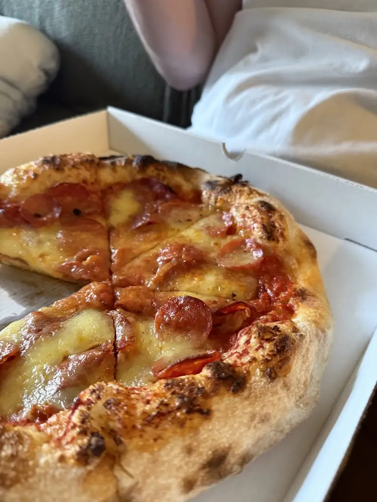 Alice Price_CasaGees Pizza Delivery_Bishops Cleeve_review