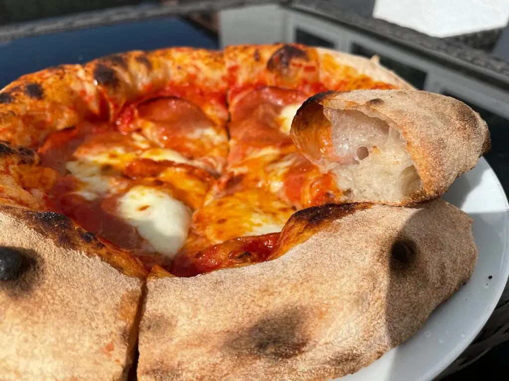 CasaGees Pizza Delivery_Bishops Cleeve_slider_image_1