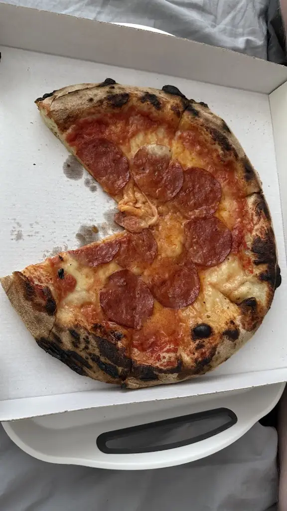 CasaGees Pizza Delivery_Bishops Cleeve_slider_image_3