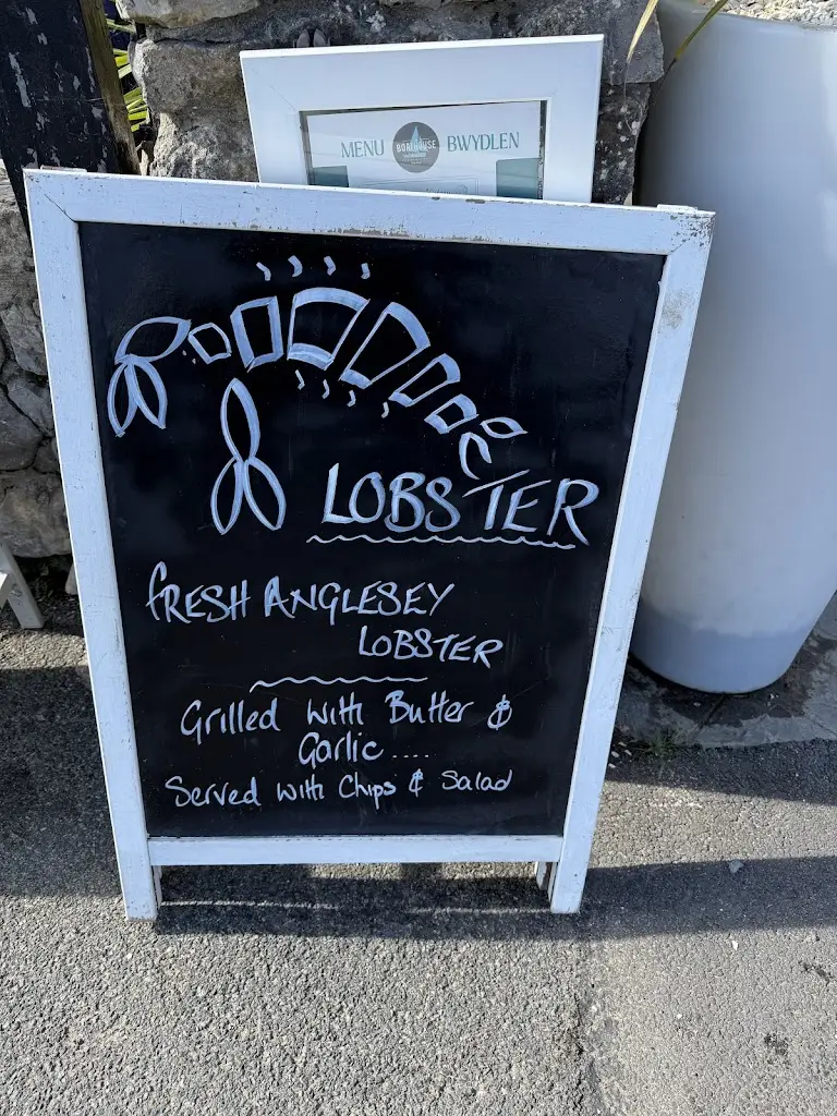 Rafael Yuri_The Boathouse_Amlwch_review