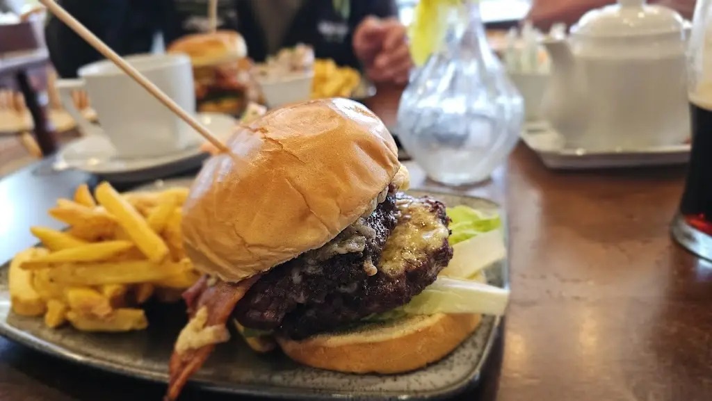 Luke Wood_The Benllech_Amlwch_reseña