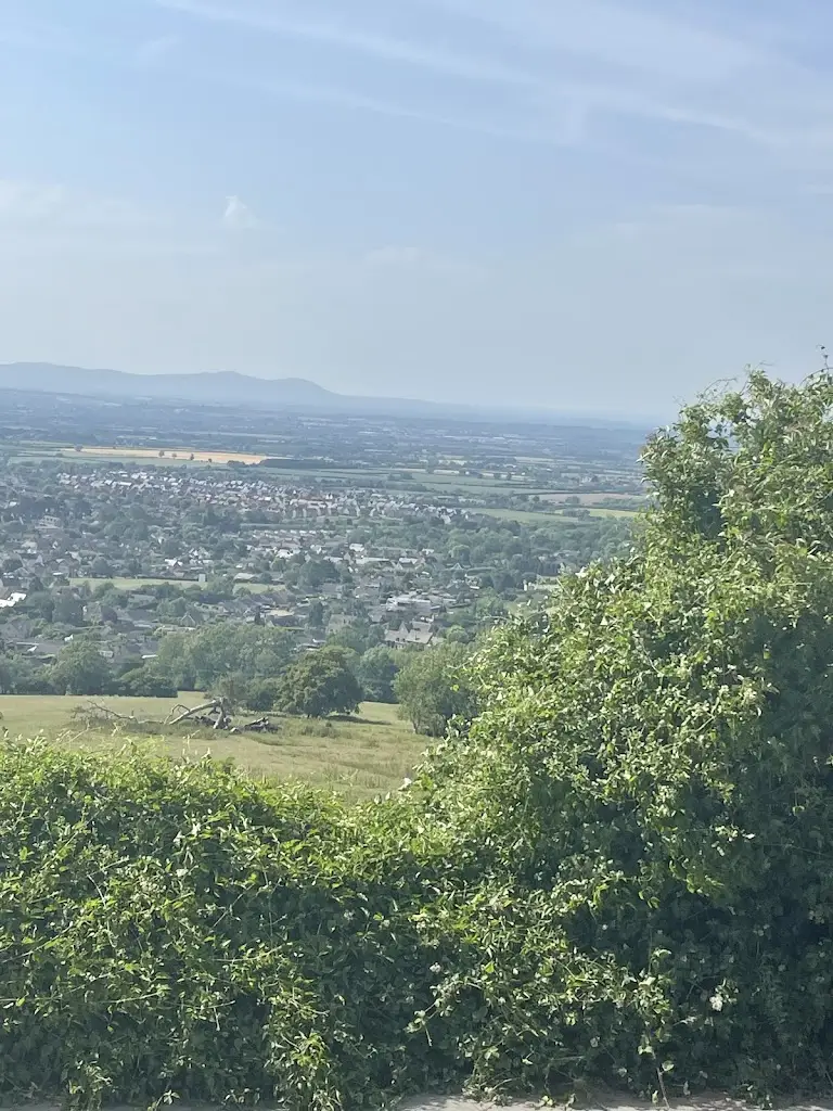 Val Hembery_The Rising Sun_Bishops Cleeve_review