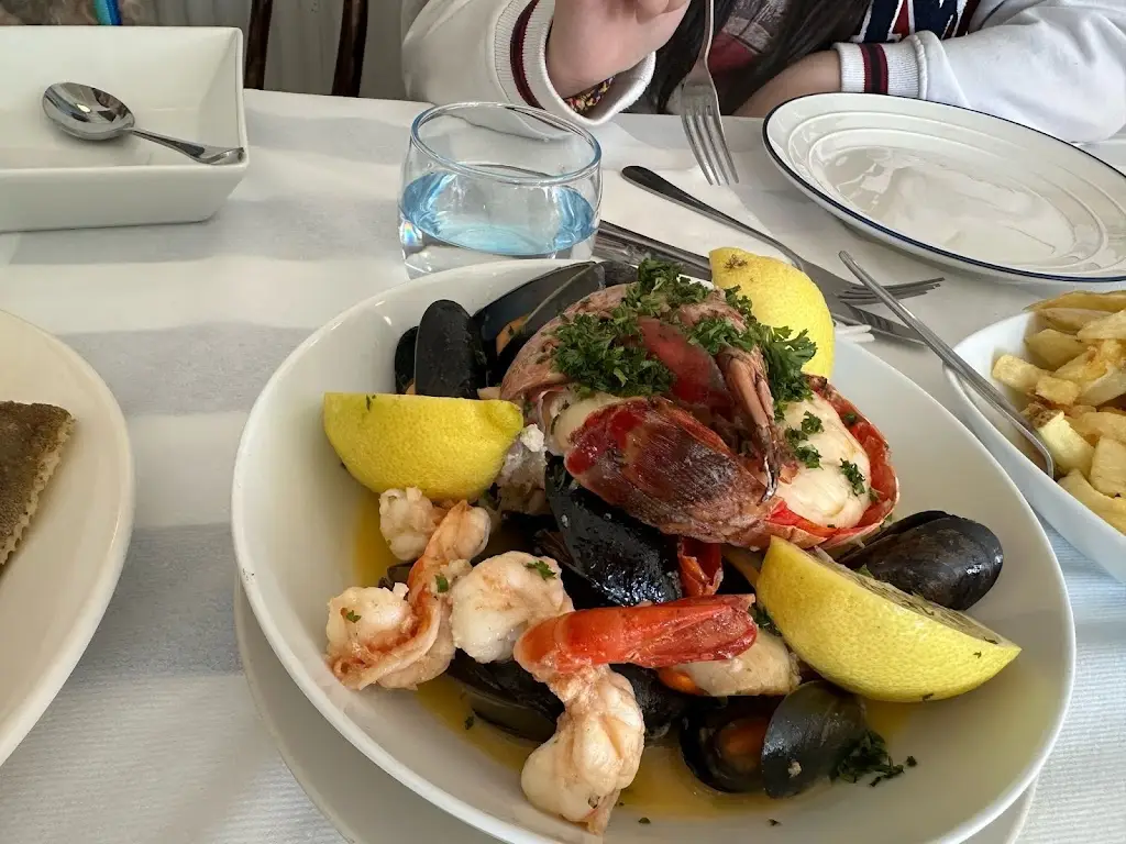 Wai Chung Wong_Mr Villa's Fish & Chip Restaurant & Oyster Bar_Barry_review