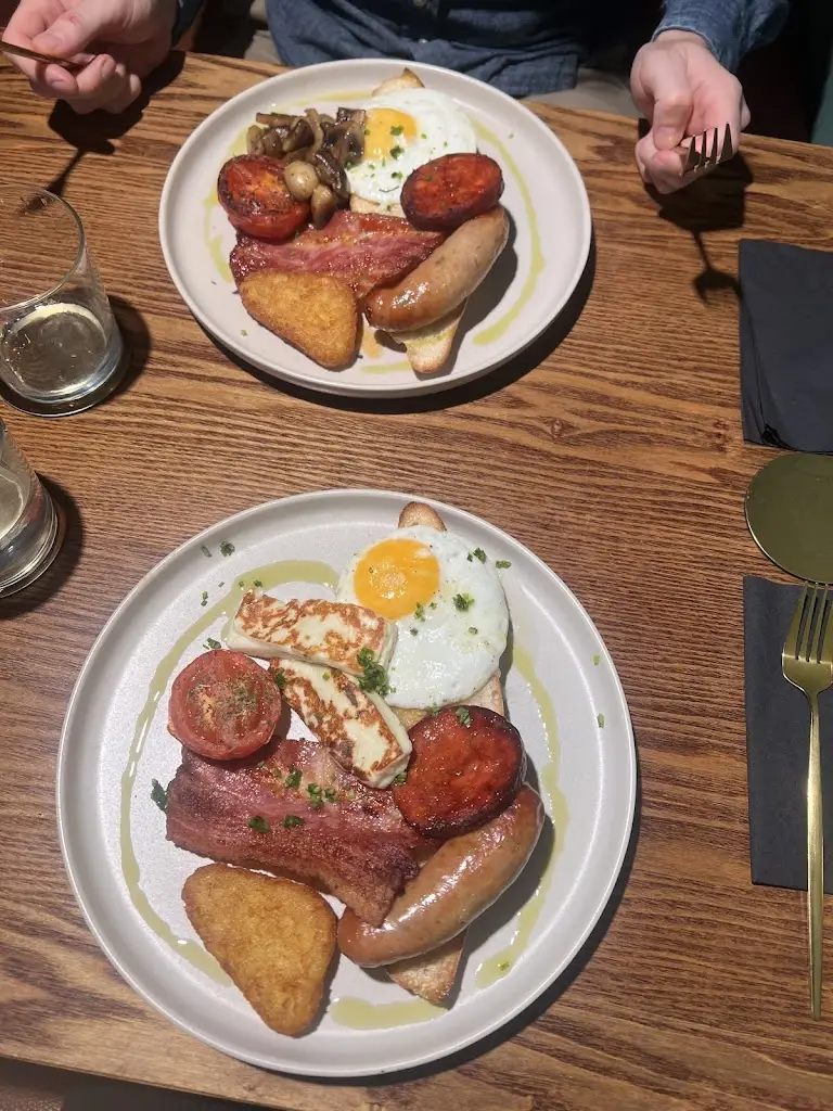 David Griffiths_Loft Bedwas_Bedwas_review