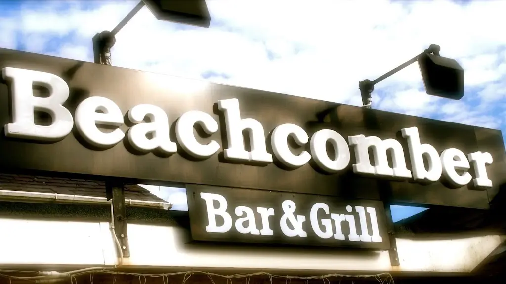 Beachcomber Bar & Grill_Benllech_slider_image_3