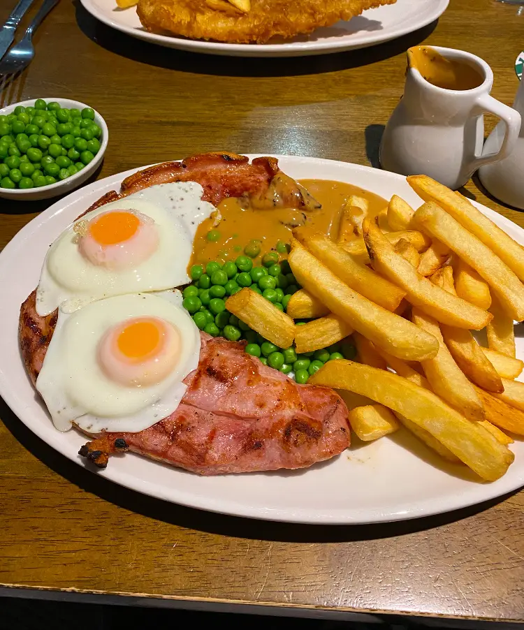 Thomas Gunn_The Railway Inn_Abercynon_review