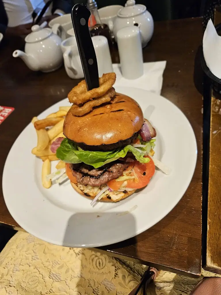 Gabriel Mubaira_The Railway Inn_Abercynon_review